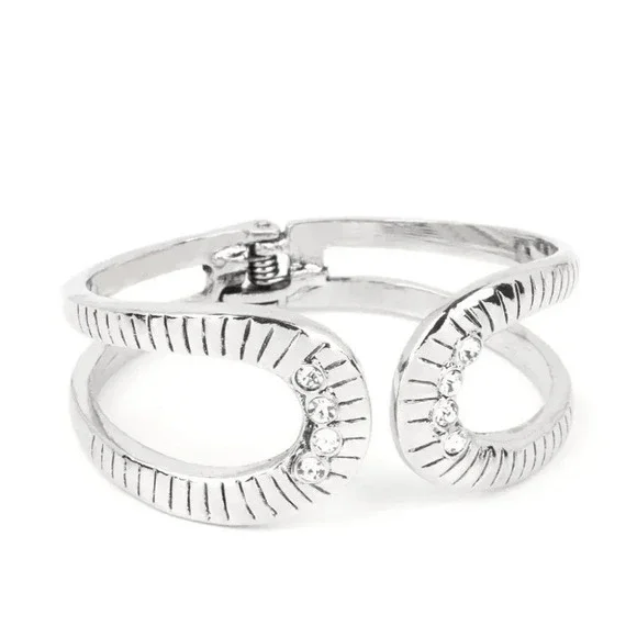 Badlands Treasure Hunt Necklace Set - Picture 5 of 11